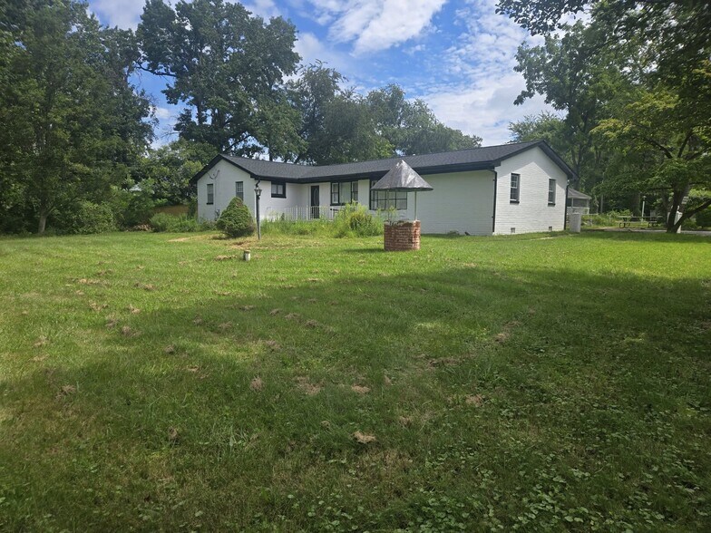 Building Photo - 7339 Green Acres Dr
