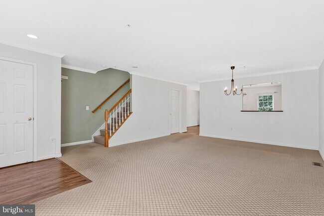 Building Photo - 616 Bellerive Ct