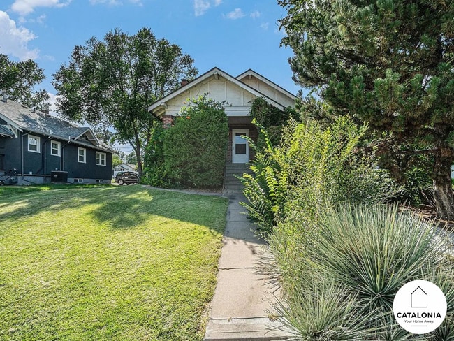 Building Photo - 2025 8th Ave