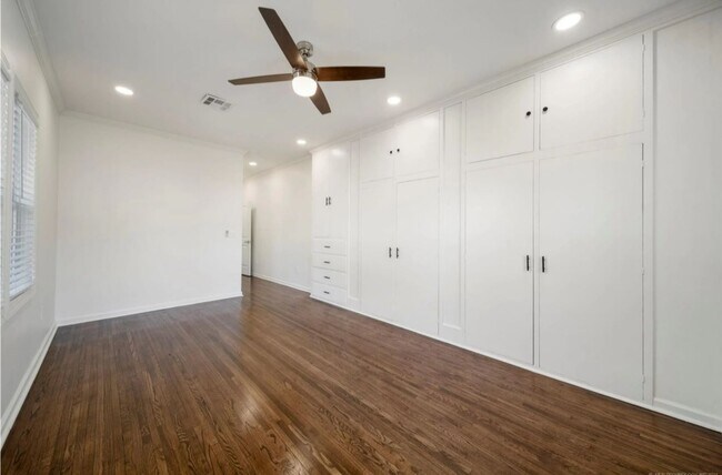 Cedar built-in wardrobe - 2011 E 13th Plz