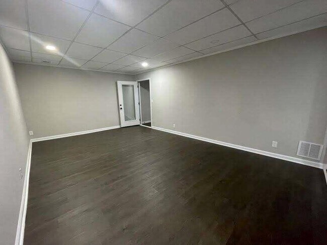 Building Photo - 759 Brownlee Ln