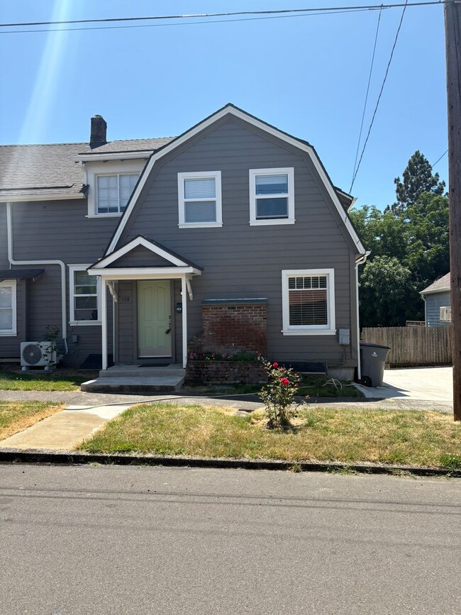 Primary Photo - 203-Ford-538 SE Ford St