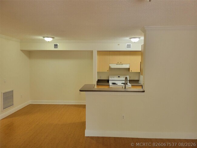 Building Photo - 2496 Centergate Dr