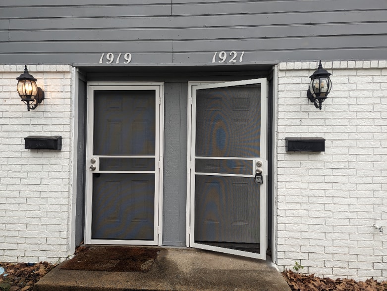 Building Photo - 1919 N Magnolia St