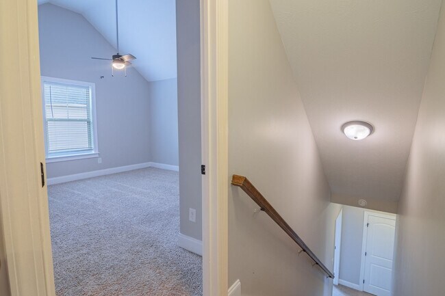 Building Photo - Perfect Family Home with Fenced Yard