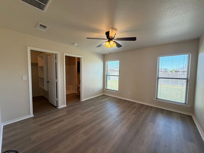 Building Photo - 3/2 in Frenship ISD, available MAY!!!