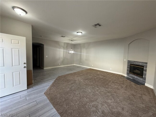 Building Photo - 1900 N Torrey Pines Dr