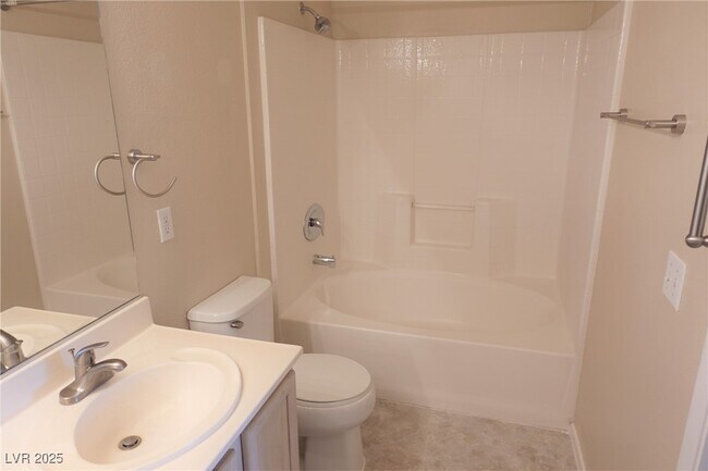 Building Photo - 3131 Key Largo Dr