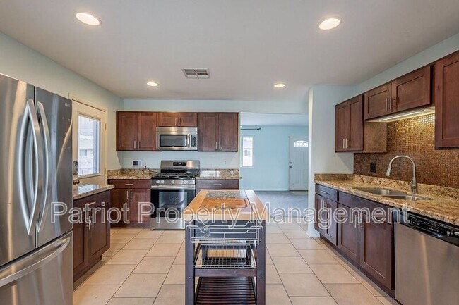 Building Photo - 7531 E McKinley St