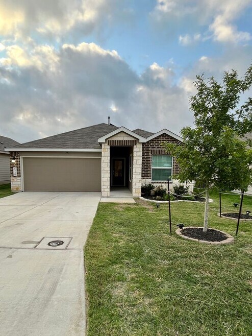 Building Photo - 5726 Cicada Cir