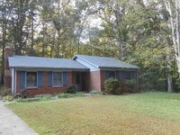 Building Photo - Pfafftown - Salem West!