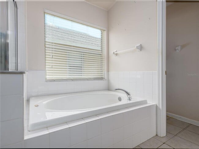 Building Photo - 11556 Misty Isle Ln