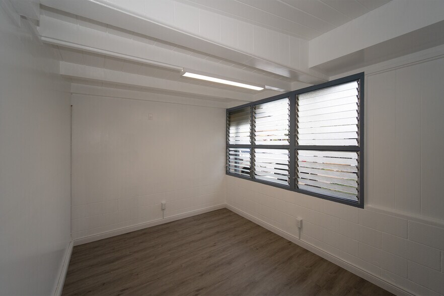 Building Photo - 1957 Hoohai St