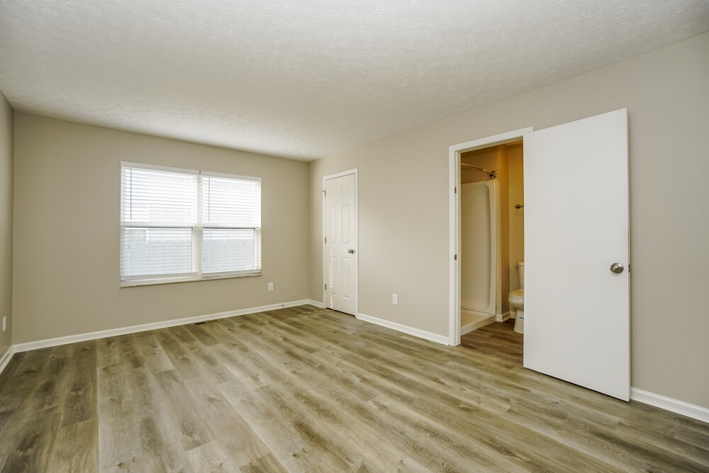 Building Photo - 2146 Kingsglen Dr