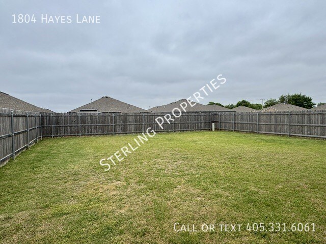 Building Photo - 1804 Hayes Ln