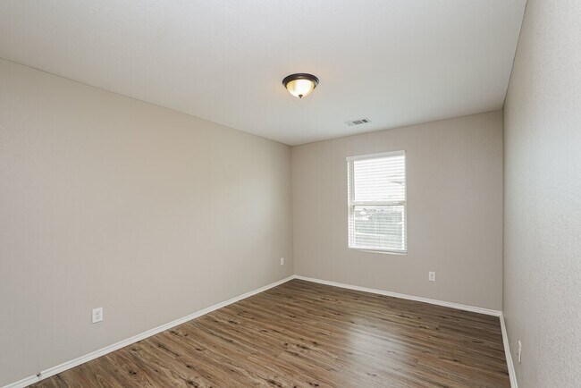 Building Photo - 8005 Wayside Village Way
