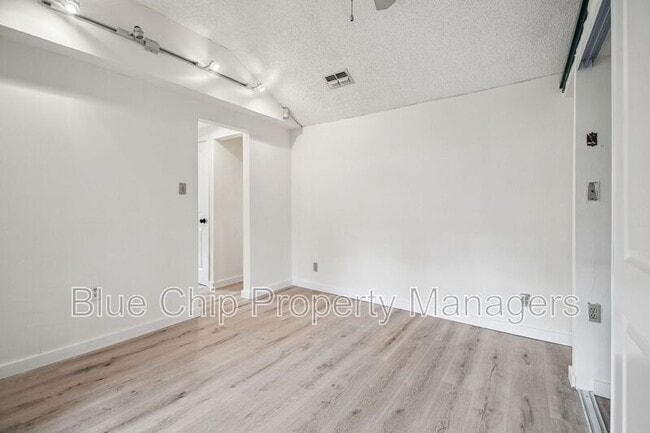 Building Photo - 43 Aegean Ave