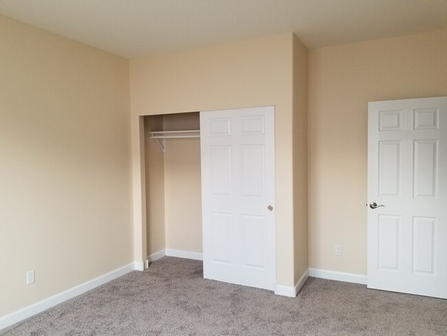 Building Photo - Occupied, do not disturb tenants. West Valley 3 bedroom 2.5 bath plus an office,  custom built re...