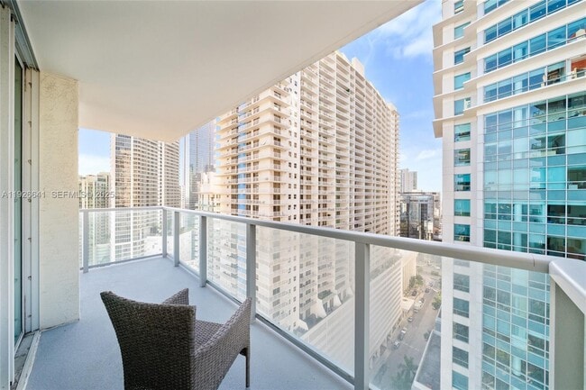 Building Photo - 1155 Brickell Bay Dr