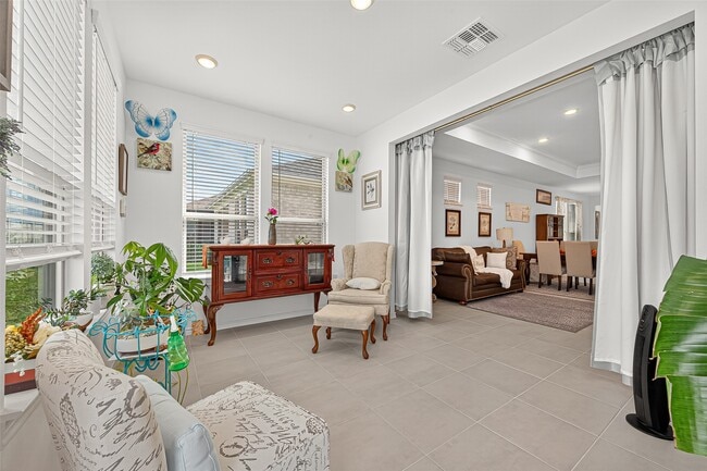 Building Photo - 8047 Prospect Dr