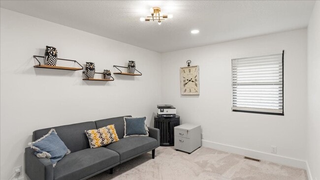 Building Photo - Renovated Mid-Century Modern Home in Belmont West with Finished Basement & Fenced Yard
