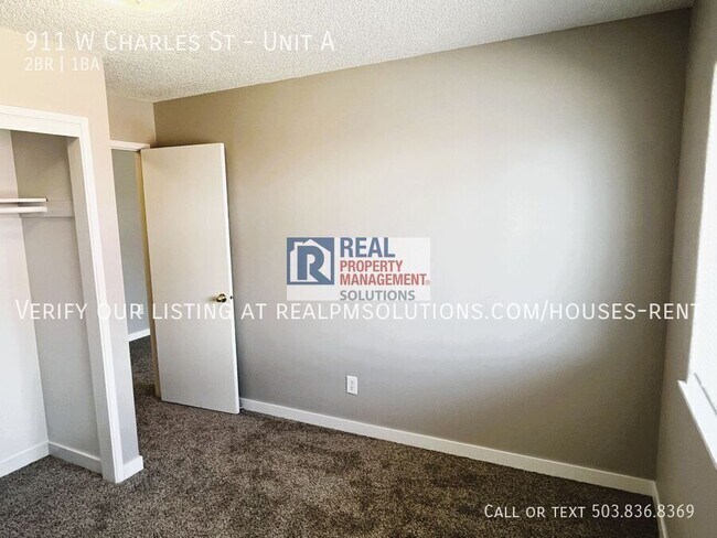 Building Photo - 911 Charles St