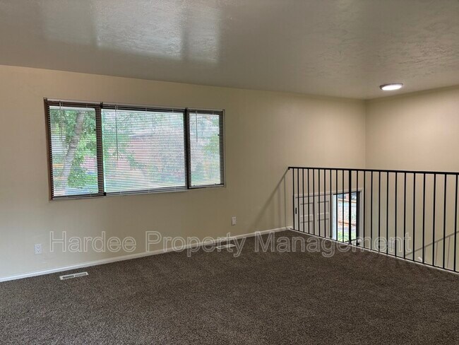 Building Photo - 2106 N 33rd St