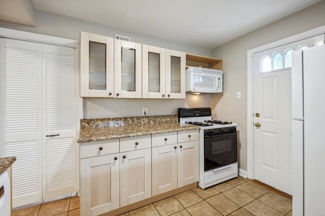 Building Photo - Just a Really Nice Home That's a Short Wal...