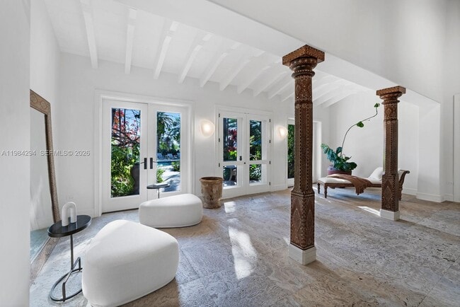 Building Photo - 16 Palm Ave