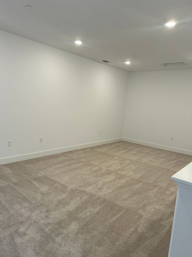 Building Photo - 4255 Ranger Dr