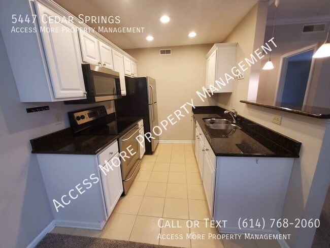 Building Photo - 5447 Cedar Springs