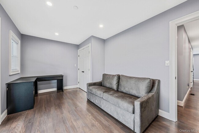 Building Photo - 449 Nassau Ave