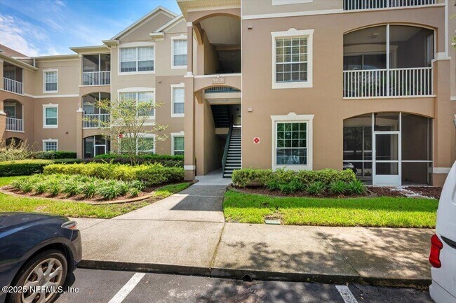 Building Photo - 7990 Baymeadows Cir E