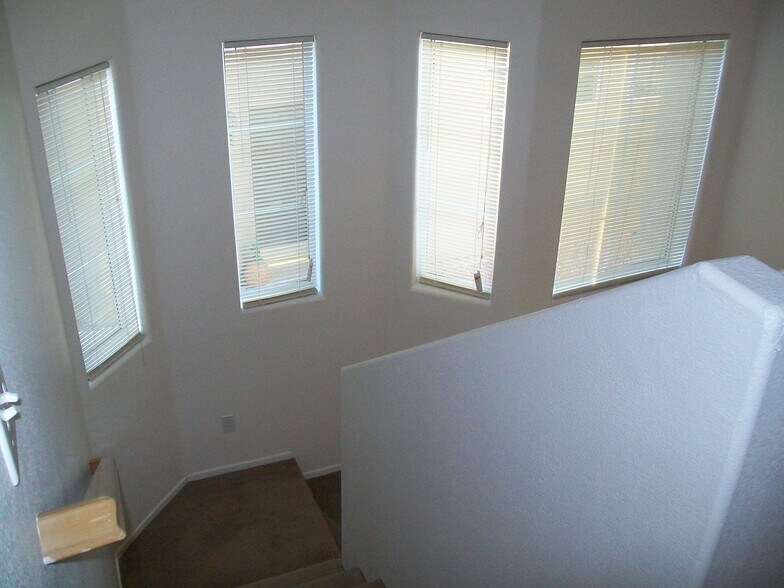 Building Photo - 5049 Hazelyn Ct