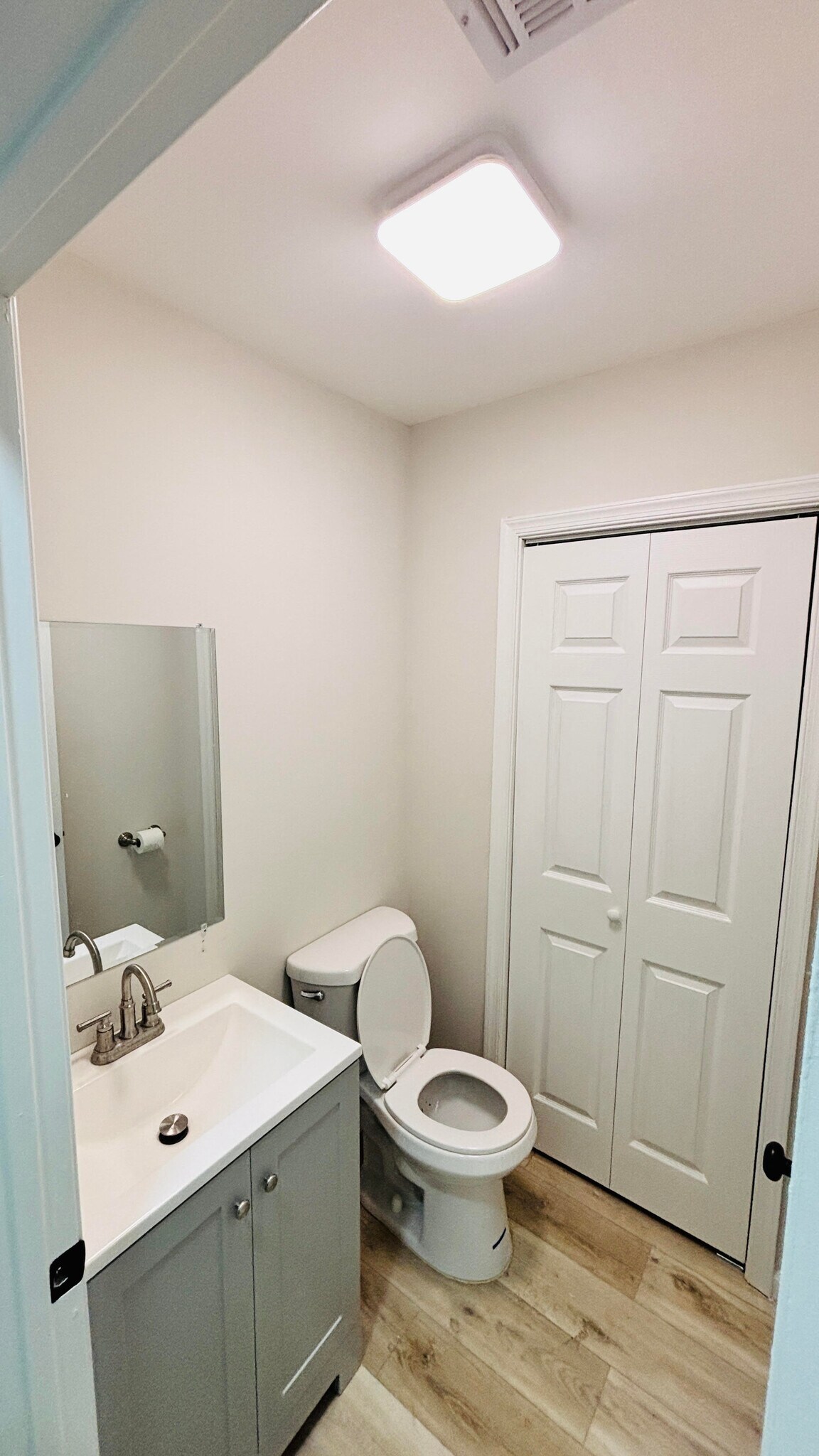 HALF BATH - 46 Bridge St