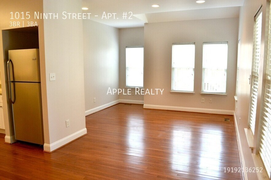 Building Photo - 1015 Ninth Street-Apt. #2