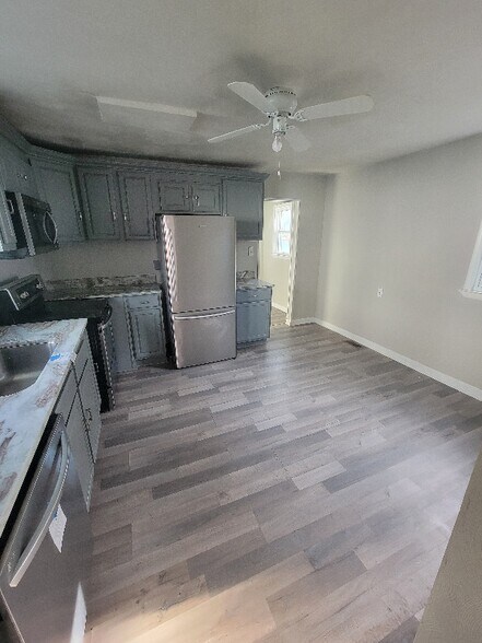 Building Photo - 410 Middlesex St