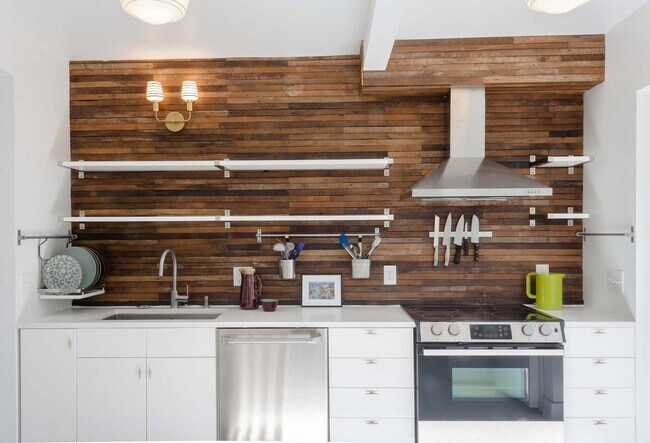 Building Photo - 318 Oak Street