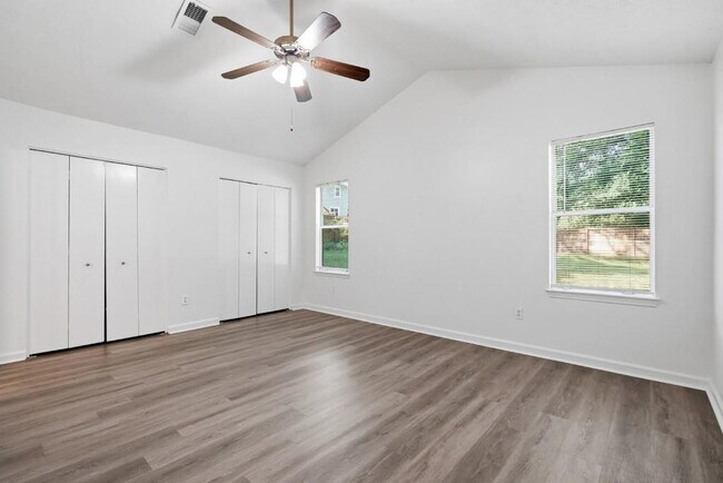 Building Photo - 4061 Keheley Glen Dr
