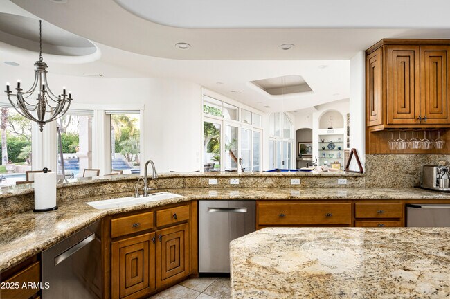 Building Photo - 6649 E Berneil Dr