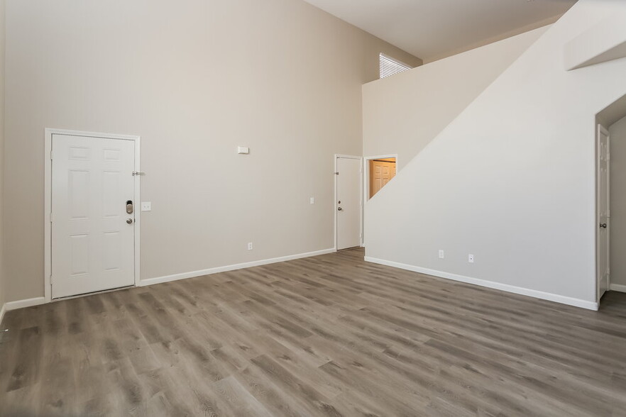 Building Photo - 6101 Bardstown Dr