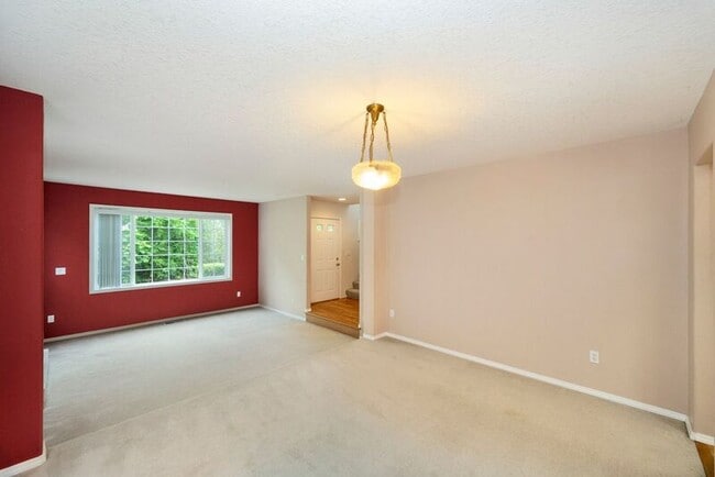 Building Photo - 6508 SW Taylors Ferry Rd