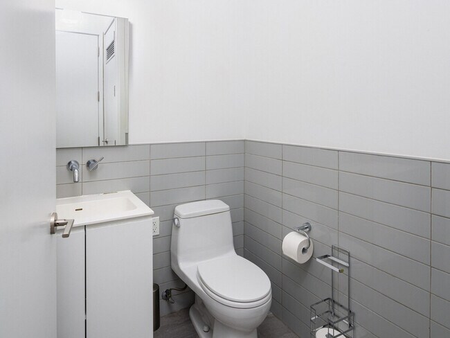 Building Photo - 134-136 Fulton Street-SI ID1058797P