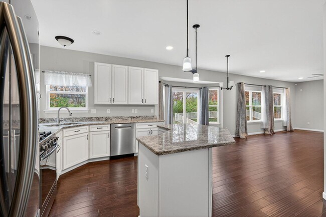 Building Photo - Beautiful 4-Bedroom Home with Modern Upgrades