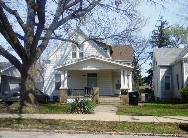 Primary Photo - 913 W Grove St