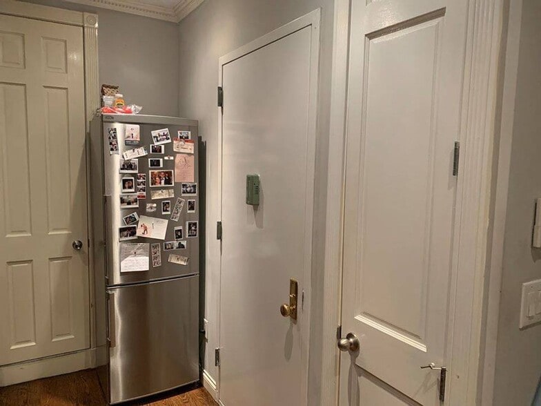 Building Photo - East 5th Street