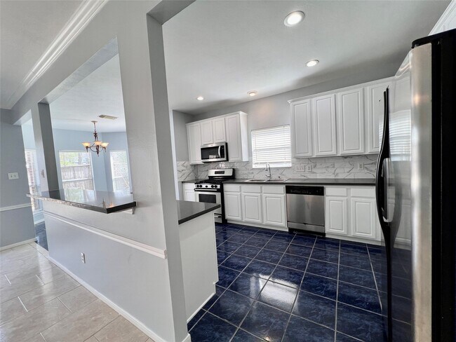 Building Photo - 3311 Whitebud Dr