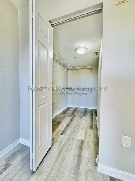 Building Photo - 4109 Residence Drive