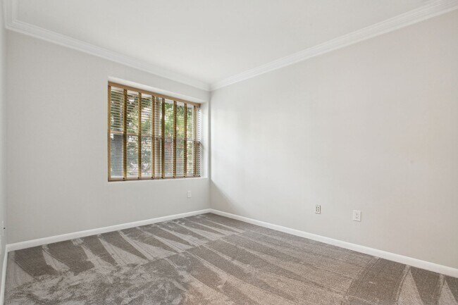Building Photo - Logan Circle! Available Now! High End // 2...