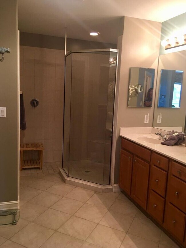 Building Photo - Rialto